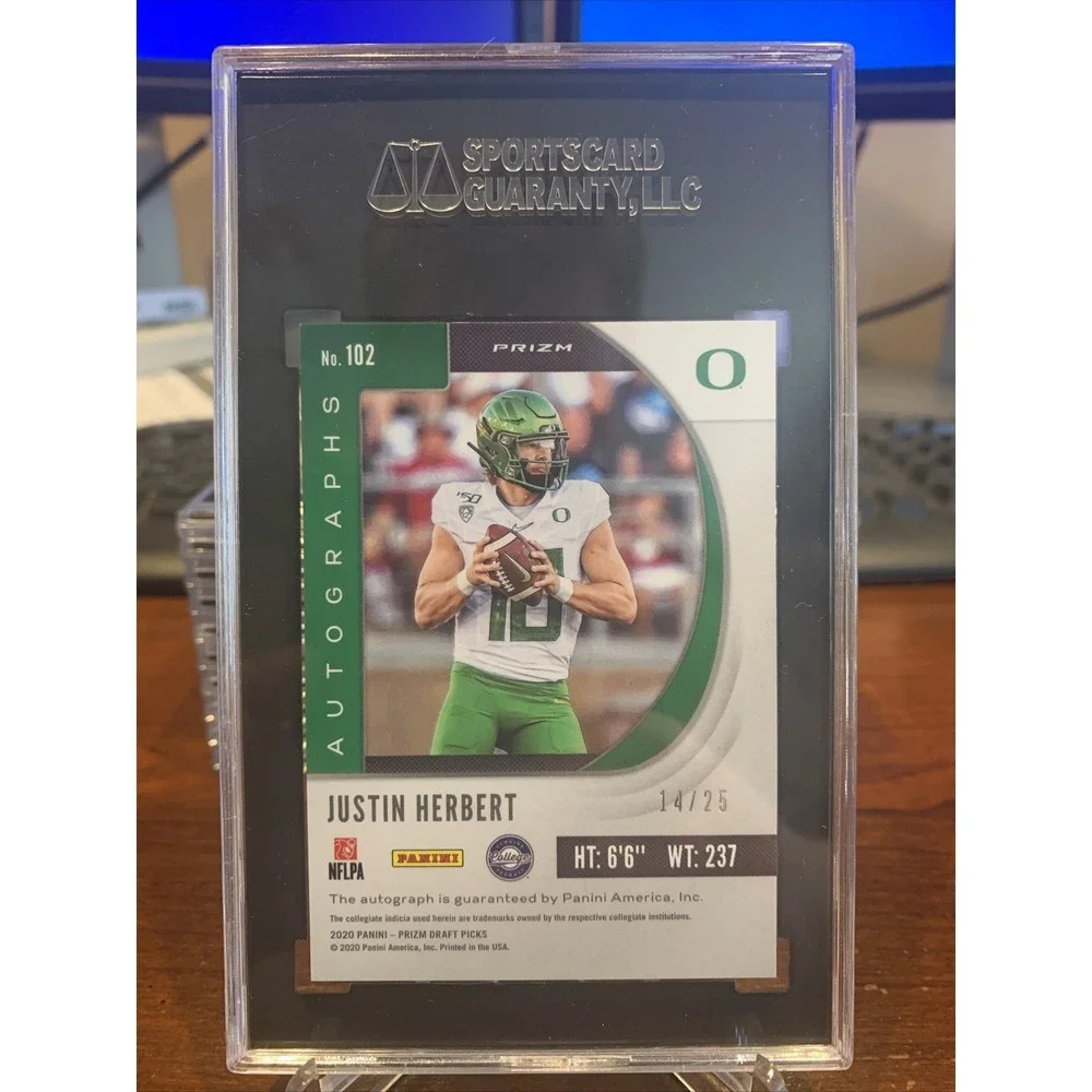 2020 Panini Prizm Justin Herbert‎ /25 Camo Prizm Chargers SGC 10